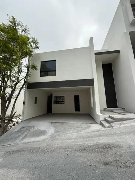 Casa en venta en Ventanas de la Huasteca en Santa Catarina