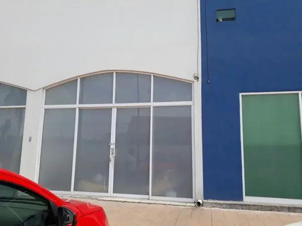 ATRACTIVO LOCAL CON DOBLE ALTURA SOBRA AV.CIMATARIO Y AV. VEGA MONROY LISTO PARA OCUPARSE