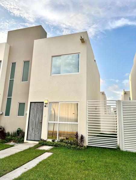 Casa nueva y amueblada en RENTA en Puerta Paraíso $11,500
