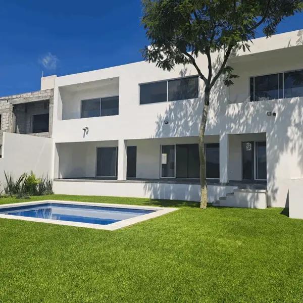 CASA NUEVA EN FRACC. CERRADO ESTRICTA SEGURIDAD. 5 RECS CON BAÑO C/U ALBERCA, TERRAZA, JARDIN