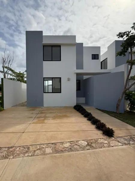 SANTA LORETO || EXCELENTES RESIDENCIAS EN VENTA EN PRIVADA COMPLETAMENTE NUEVA CON INMEJORABLE UBICACIÓN AL PONIENTE DE MERIDA