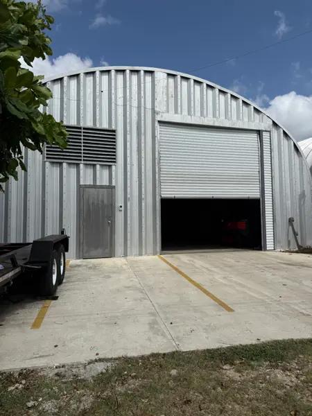 ¡BODEGA COMERCIAL EN RENTA! | 500 m² con Oficinas y Excelente Altura