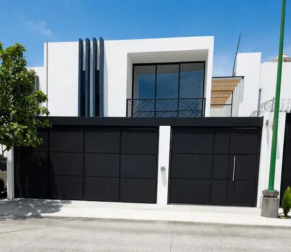 Casa en venta | 4 Recámaras | Jardín y Cochera para 3 Autos | Zona norte de Villa de Álvarez, Colima