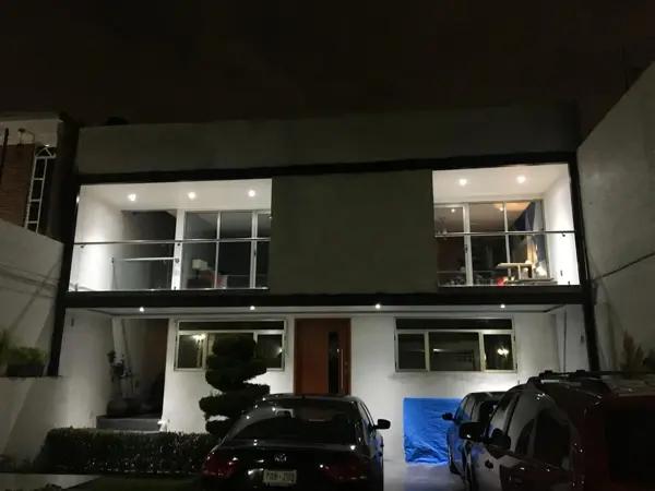 Casa en Venta en Pedregal de Santa Úrsula, Tlalpan - Espaciosa con Jardín y Amenidades
