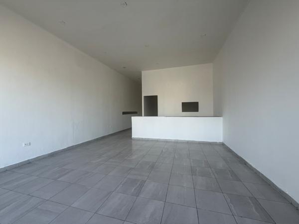 Local en Plaza Comercial sobre Av. Juárez Ote