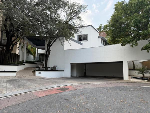 Casa en venta en Colinas de San Agustin, San Pedro Garza García, Nuevo León Casa en venta en Colinas de San Agustin, San Pedro Garza García, Nuevo León