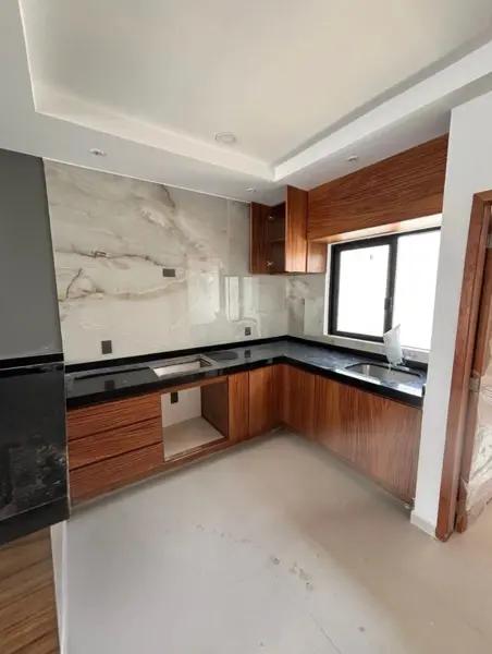 VENDO CASA CERCA DE PLAZA AMERICAS Y AVENIDAS PRINCIPALES