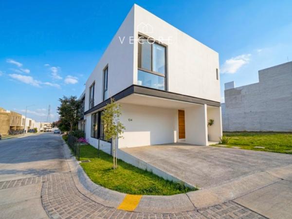 CASA EN RENTA EN COTO ALICANTE, CAPITAL NORTE, ZAPOPAN