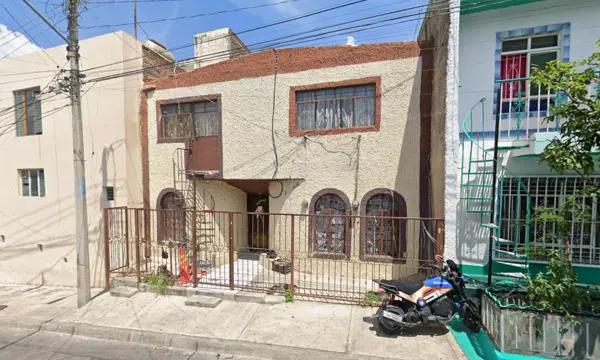 Casa amplia (380 m²) en Guadalajara, precio muy por debajo del valor de mercado|RECURSOS PROPIOS(JH)