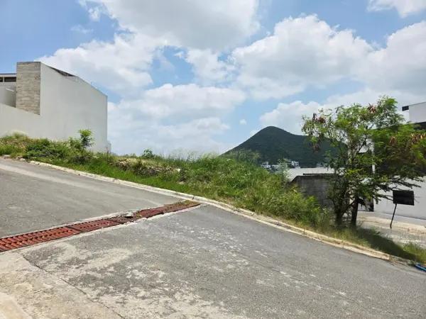 TERRENO EN VENTA EN VALLE DE BOSQUENCINOS
