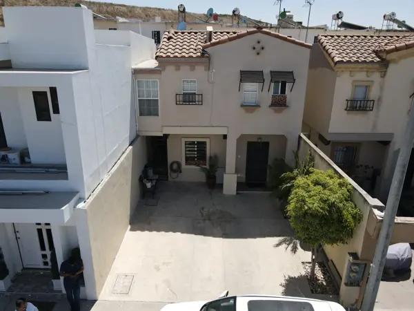 Casa Amplia en Barcelona Residencial | Venta o Renta | 3 Recámaras