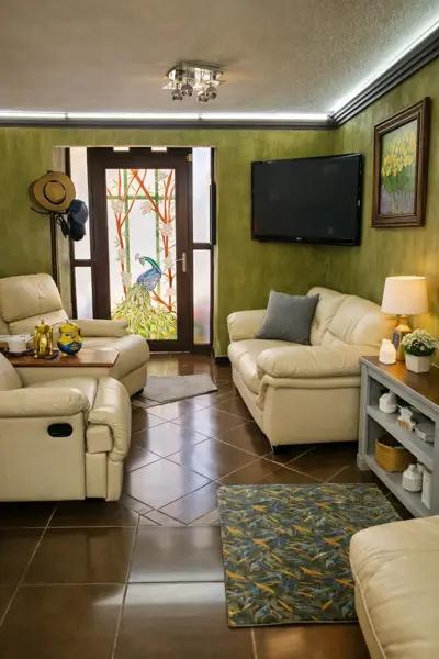 Hermosa casa ampliada en conjunto con vigilancia Jardines de Tultitlan