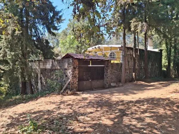 Venta Casa y Bungalow como TERRENO de 2,000 M2 en Fracc. Huertas San Pedro, Sur de Huitzilac, Mor.