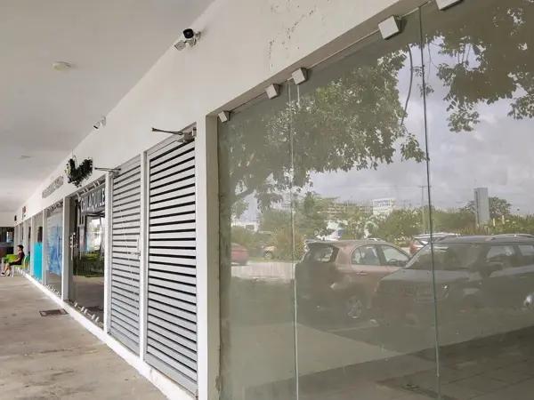 Local comercial de 32m2 en renta en Planta Baja Sobre Av. Yucatán Local comercial de 32m2 en renta en Planta Baja Sobre Av. Yucatán
