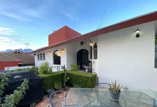 Casa estilo californano en LOMAS DEL VALLE