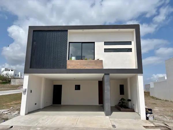 Casa Amplia y Funcional en Venta en Lomas Diamante, Alvarado:, Veracruz