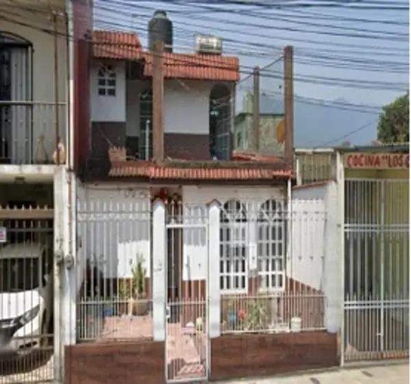 Venta de Casa en el Espinal Orizaba Veracruz con Tres Recámaras y Accesibilidad para Todos