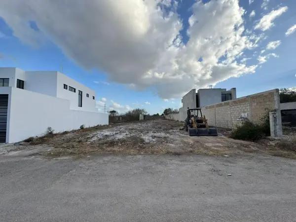 | Terreno en Venta en Dzityá | | Terreno en Venta en Dzityá |