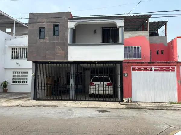 EN VENTA - Casa en Estrellas de Buenavista - $2,200,000 MXN