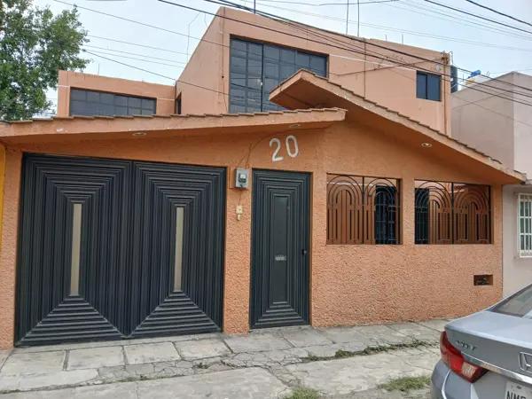 Casa en Venta en Miraflores, Tlalnepantla de Baz, con Jardín y Cocina Integral