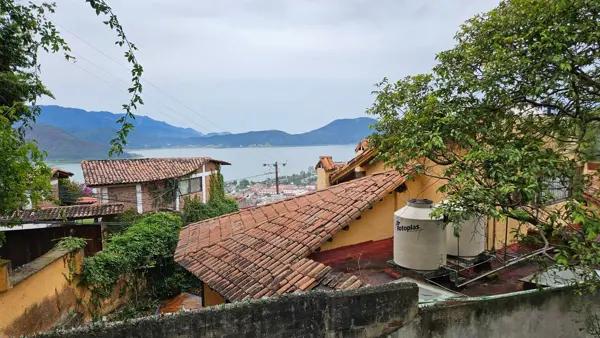 TERRENO EN VENTA, CON VISTA AL LAGO, VALLE DE BRAVO TERRENO EN VENTA, CON VISTA AL LAGO, VALLE DE BRAVO