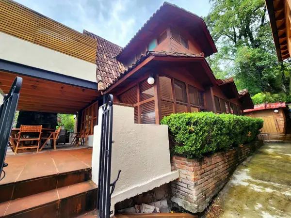 Venta de Casa en Avándaro, Valle de Bravo Venta de Casa en Avándaro, Valle de Bravo