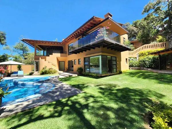 Casa en Venta dentro de Condominio en Valle de Bravo Casa en Venta dentro de Condominio en Valle de Bravo