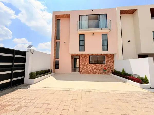 CASA EN VENTA ZONA CHOLULA ZEREZOTLA
