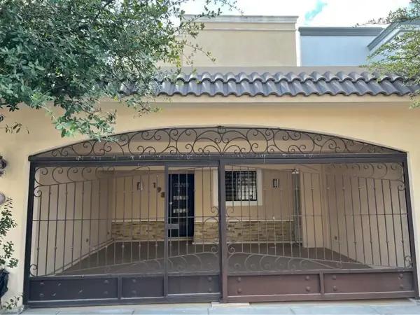 Casa en Venta en Rincón de la Moraleja, Apodaca Sector Privado.