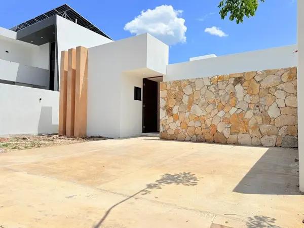 CASA EN VENTA DE UN PISO EN PRIVADA, MERIDA YUCATAN CASA EN VENTA DE UN PISO EN PRIVADA, MERIDA YUCATAN