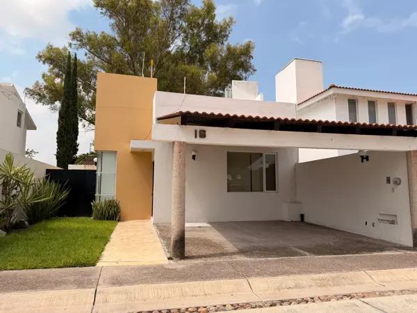 Casa en Venta en Tres Arroyos al Norponiente de Aguascalientes (IE)