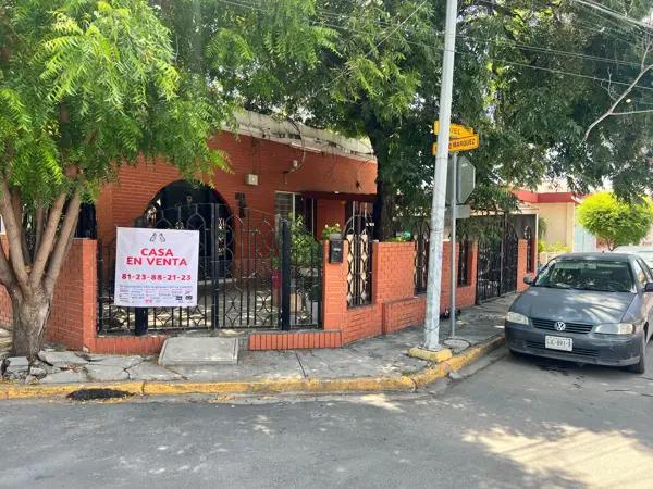 Casa en Venta en Monterrey | Distrito Tec | 360 m² de Terreno | Ideal para Vivir o Invertir
