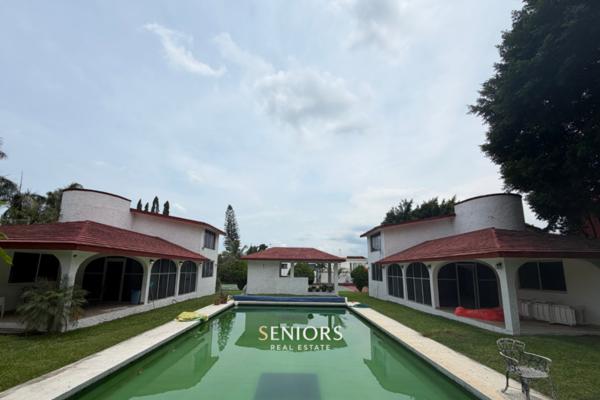 Venta de Casa  en Lomas de Cocoyoc, Morelos zona  Fincas