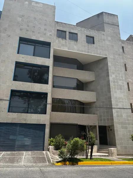 Amplio Departamento en Venta en Ciudad Satélite, Naucalpan de Juárez
Exclusivo y amplio Depto.1er.pi