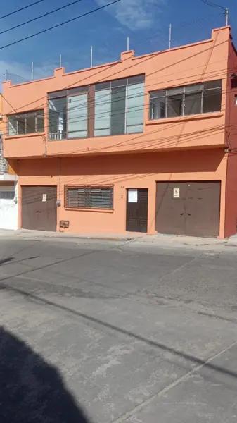 Casa amplia en venta y renta en el norte de Cuernavaca con jardín y alberca