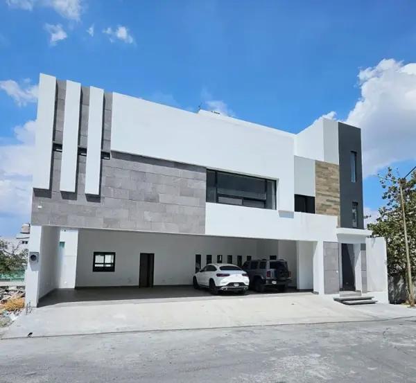 Moderna Residencia en venta en Privada en Cumbres Elite