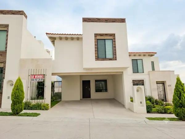 Casa en Venta – Fraccionamiento Privado Lomas del Morillo, Saltillo