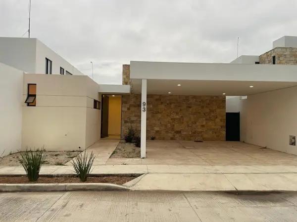 CASA EN VENTA EN TEMOZON NORT E