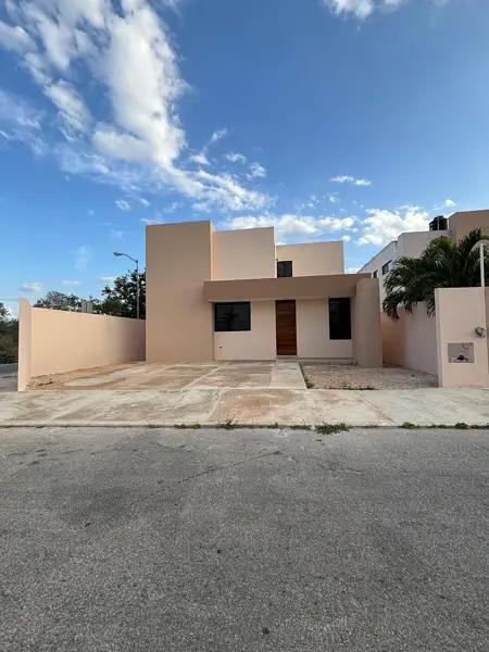 CASA EN VENTA EN REAL MONTEJO I 3 RECAMARAS y ALBERCA