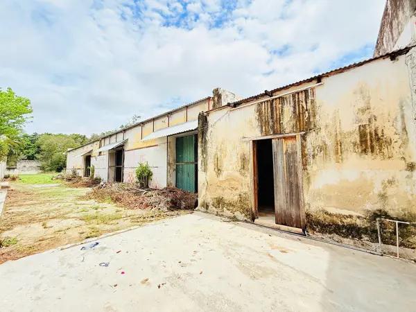 BODEGA CON AMPLIO TERRENO EN VENTA EN EL CENTRO DE MERIDA