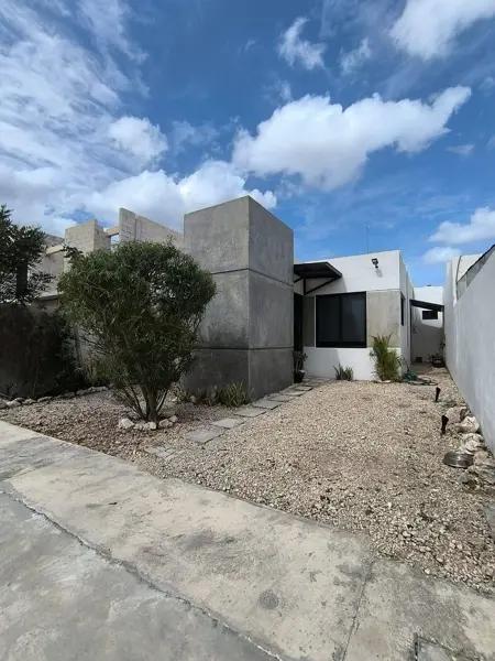 CASA AMUEBLADA EN VENTA EN REAL MONTEJO