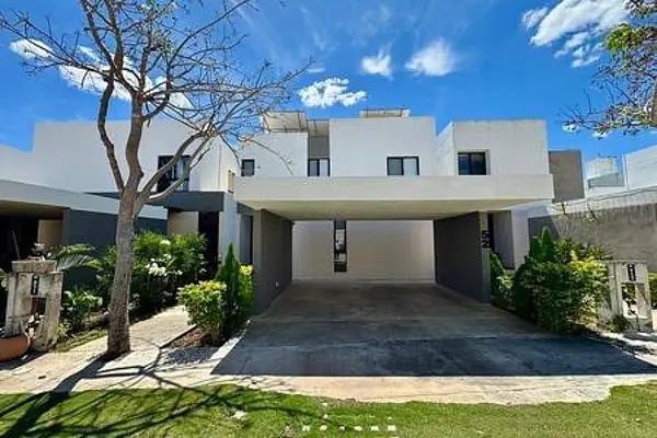 CASA EN VENTA EN PRIVADA EN CHOLUL I 5 HAB CASA EN VENTA EN PRIVADA EN CHOLUL I 5 HAB