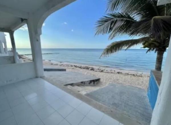 CASA EN VENTA EN CHELEM I FRENTE AL MAR I AMUEBLADA