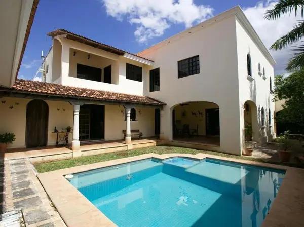 HERMOSA CASA EN VENTA EN MONTECRISTO I 4 REC