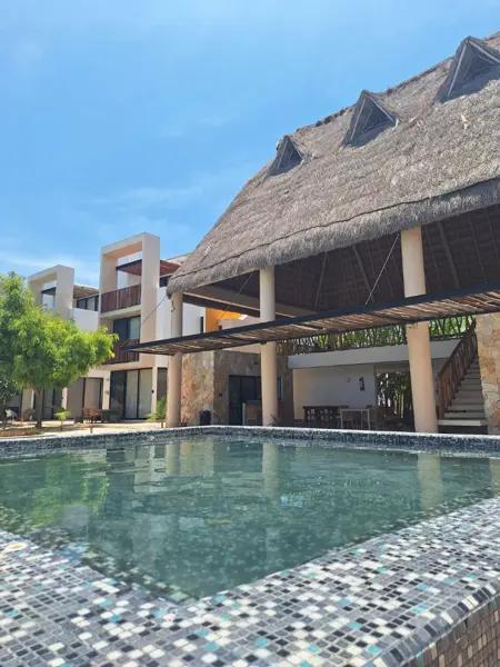 Casa de 3 recámaras amueblada , con paneles solares y club de playa