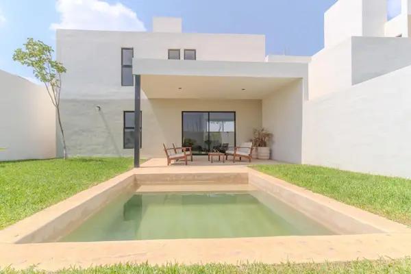 EN PREVENTA CASA RESIDENCIAL EN PRIVADA AL NORTE DE MERIDA
