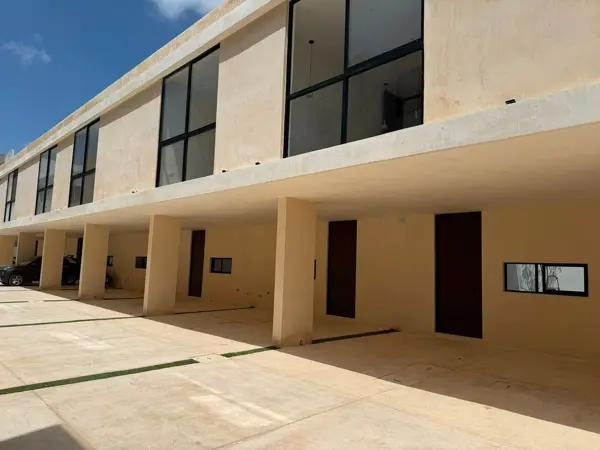 PRE-VENTA DE TOWNHOUSE EN TEMOZÓN