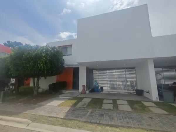 CASA EN RENTA  PARQUE DE LA PLATA LOMAS ANGELOPOLIS*
