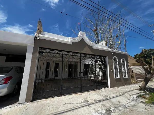 CASA REMODELADA EN VENTA EN FCO DE MONTEJO I CON ALBERCA