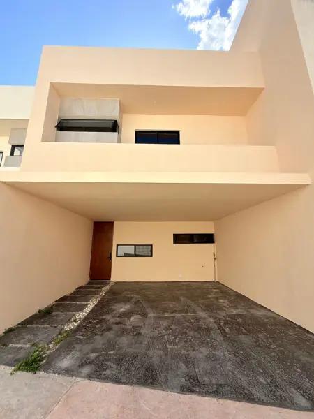 TOWNHOUSE EN VENTA EN TEMOZÓN NORTE I CON ALBERCA